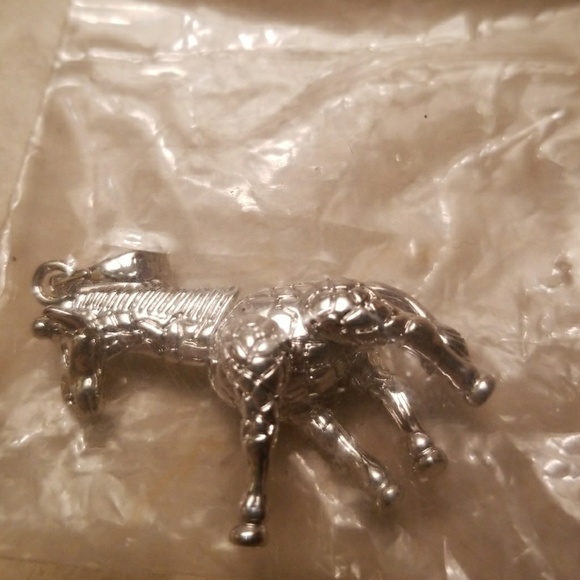 Giraffe necklace pendant - Picture 2 of 2